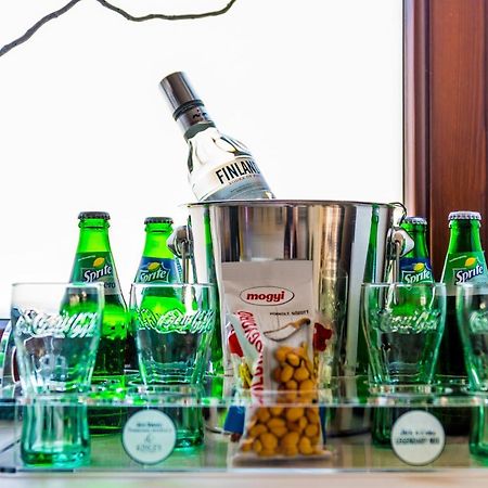 Cvse Clubhaz Es Panzio Bed & Breakfast Cegléd Екстериор снимка