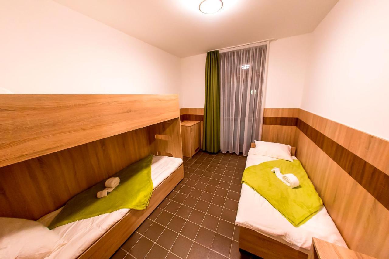 Cvse Clubhaz Es Panzio Bed & Breakfast Cegléd Екстериор снимка