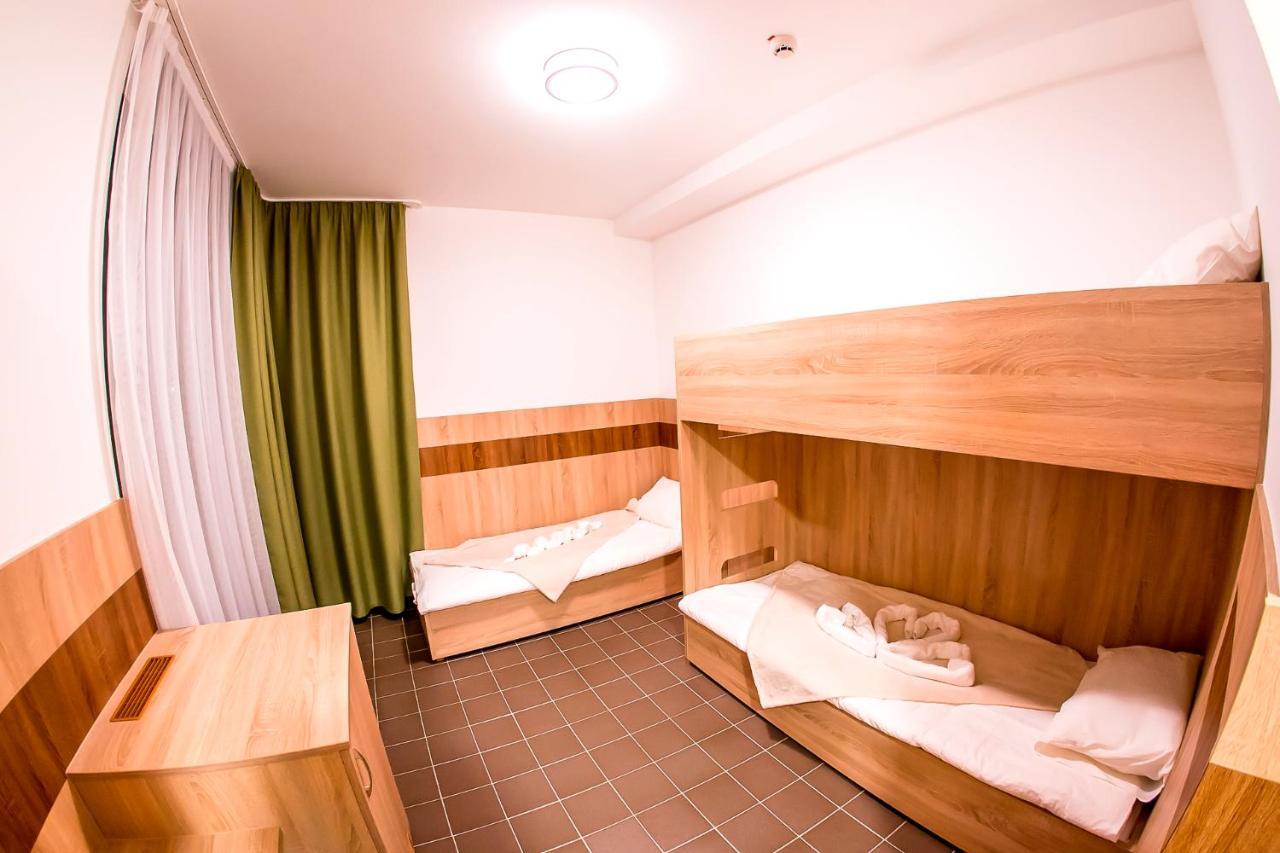 Cvse Clubhaz Es Panzio Bed & Breakfast Cegléd Екстериор снимка