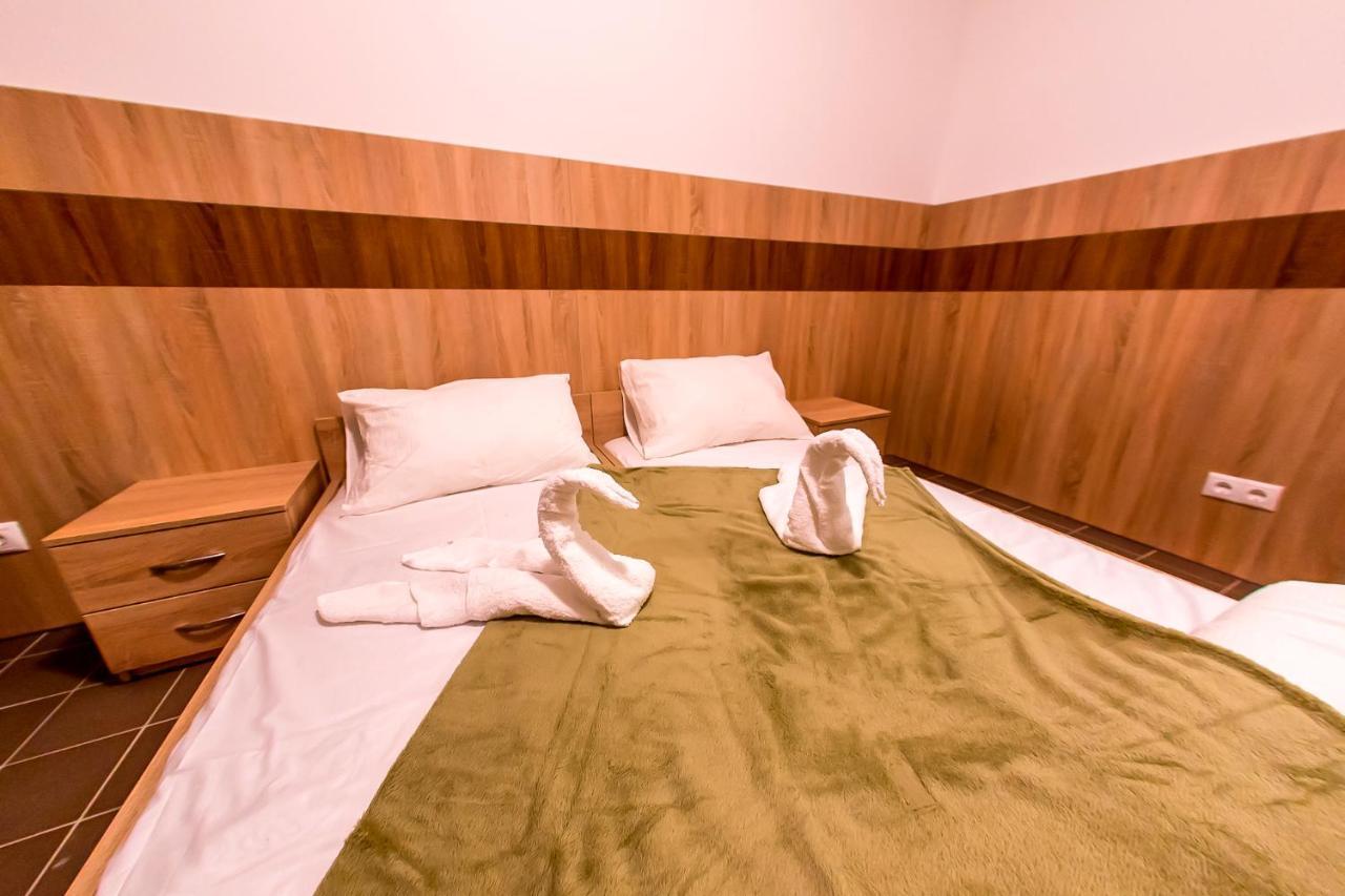 Cvse Clubhaz Es Panzio Bed & Breakfast Cegléd Екстериор снимка
