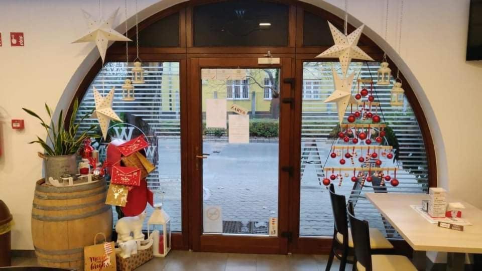 Cvse Clubhaz Es Panzio Bed & Breakfast Cegléd Екстериор снимка
